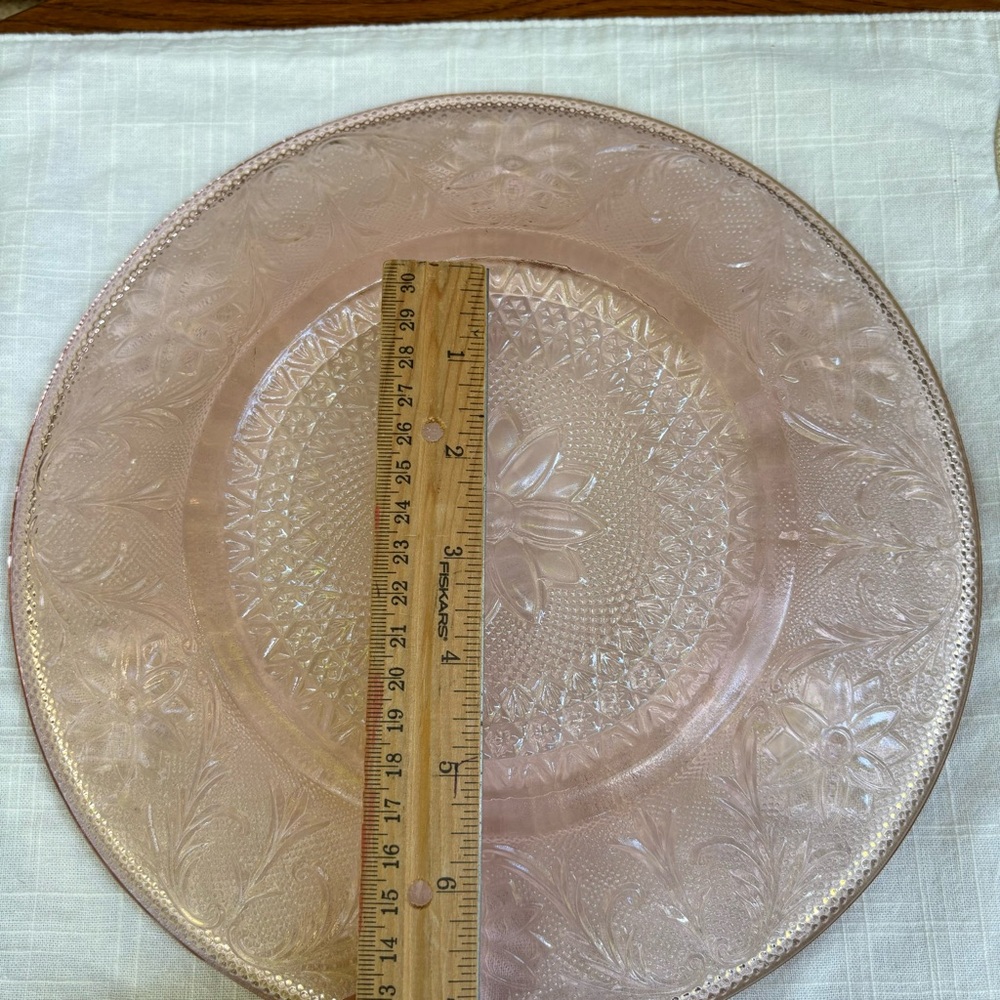 Vintage Indiana Glass Tiara Pink Sandwich Pattern Dinner Plates 10 1/4" Set of 2 - Picture 5 of 6